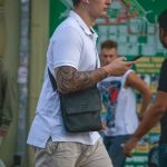 كم وشم رجل مع ساعة حمامة بيضاء وزهور وردية - وشم شارع وشم شارع 09.21.2020