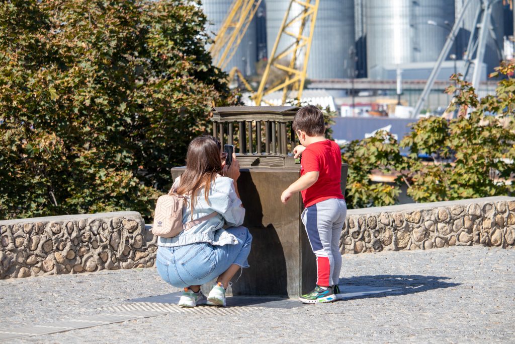 جسر الأم في القانون - أوديسا - وشم الشارع - 09/22/2020 - 8