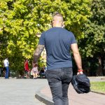 وشم الأكمام مع العنب على الذراع اليسرى للرجل - وشم الشارع - 09/22/2020 - 3