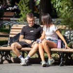 وشم بحزمة من النقود على ذراع شاب - وشم شارع –22.09.2020–2