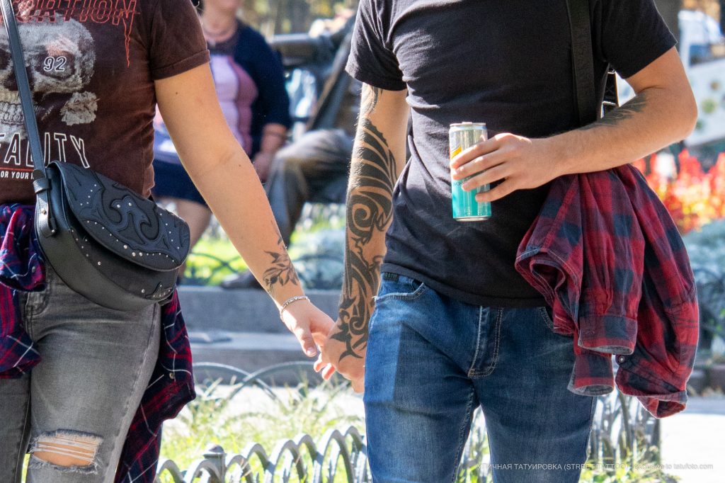 وشم قبلي لرجل وشم زهرة لفتاة - وشم شارع –22.09.2020-2