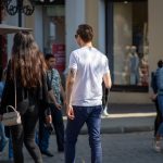 وشم الريش على العضلة ثلاثية الرؤوس للرجل - وشم الشارع - 09/22/2020 - 5