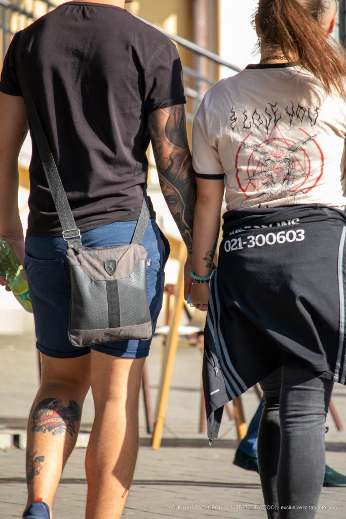 وشم القلب ونقش الأم على ساق الرجل - وشم الشارع - 22/09/2020 - 3