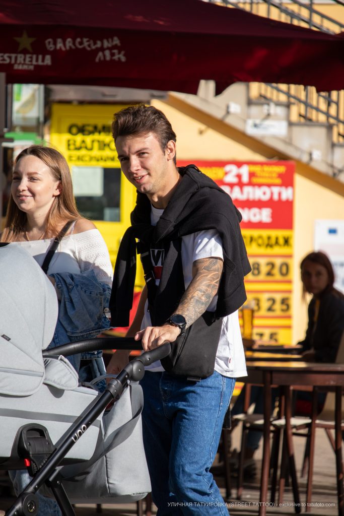 وشم الغراب على الذراع اليسرى لرجل - وشم شارع - 22/09/2020 - 4