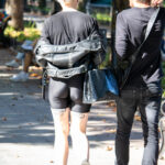 Napisy tatuażu słowami pod łupem dziewczyny (na nogach z tyłu) - Street tattoo (tatuaż uliczny) -29.09.2020- 3