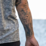 Tatuaż rękawa na prawym ramieniu mężczyzny - Street tattoo -29.09.2020- 2