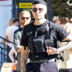 Tatuaż łapy kurczaka na prawym ramieniu faceta - Street tattoo -29.09.2020- 3