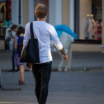 Tatuaż z wiatrem i wzorami w orientalnym stylu na prawym ramieniu faceta - Street tattoo -29.09.