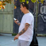 Old school tatuaż orzeł goryl i rekin na ramieniu mężczyzny - tatuaż uliczny -29.09.