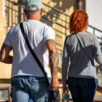 Zegar tatuaż znak zodiaku i napisy na dłoni mężczyzny - Street tattoo -29.09.