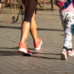 Mały kwiatowy tatuaż na dole nogi dziewczyny - Street tattoo -29.09.2020- 2