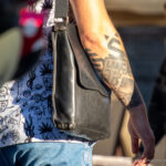 Wzory tatuaży i bransoletka na prawą rękę mężczyzny - Street tattoo -29.09.2020- 2