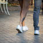 Tatuaż z czaszką i rogami u dołu nogi dziewczyny - Street tattoo -29.09.2020- 3