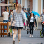 Tatuaż z dwiema liliami heraldycznymi na dole nogi dziewczyny - Street tattoo -29.09.