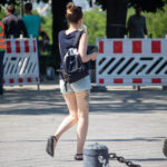 جزء من وشم به أزهار على الفخذ الأيمن للفتاة - وشم صور شارع № 13 - 06/27/2021 1