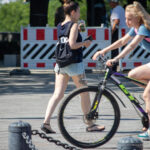 جزء من وشم به أزهار على الفخذ الأيمن للفتاة - وشم صور شارع № 13 - 06/27/2021 3