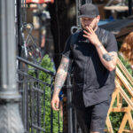 وشم بالورود وقلب على يدي الرجل - وشم صور شارع № 13 - 06/27/2021 2