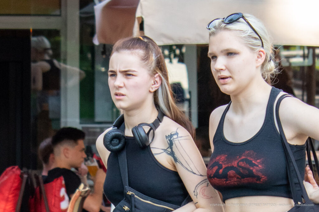 وشم التفاح والأفعى على يد فتاة - وشم صور شارع № 13 - 06/27/2021 3