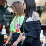 وشم بالورود على كتف الفتاة الأيسر - وشم صور شارع № 13 - 06/27/2021 7