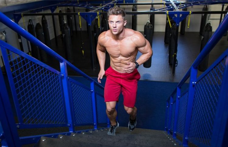 hiit cvičenie cvičenie budovanie svalov chudnutie spaľovanie tukov kondičný kondičný tréning