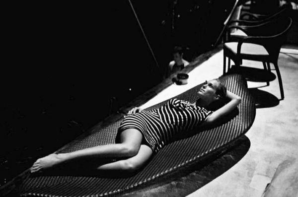 Dedon organické moderné dizajnové ležadlá na terasu