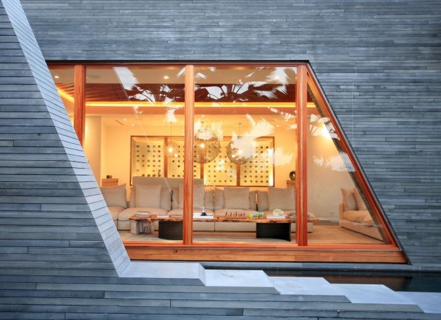 okno v tvare diamantu moderná architektúra kona bydlisko na Havaji