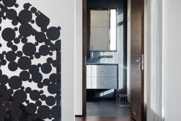 moderný dom s kuchyňou s elegantným dizajnom