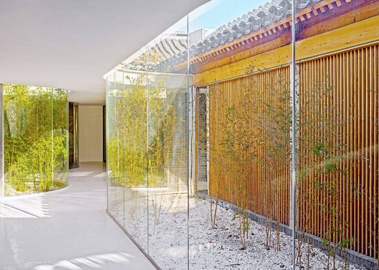 Projekt rekonštrukcie-drevená fasáda-drevený plot-nápady-štrk