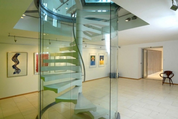 Prestavba domu v suteréne domu, malá galéria umenia