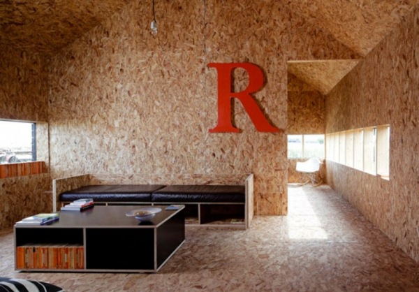 Prestavané stodoly-OSB-panely-moderné-interiérové ​​zariadenie