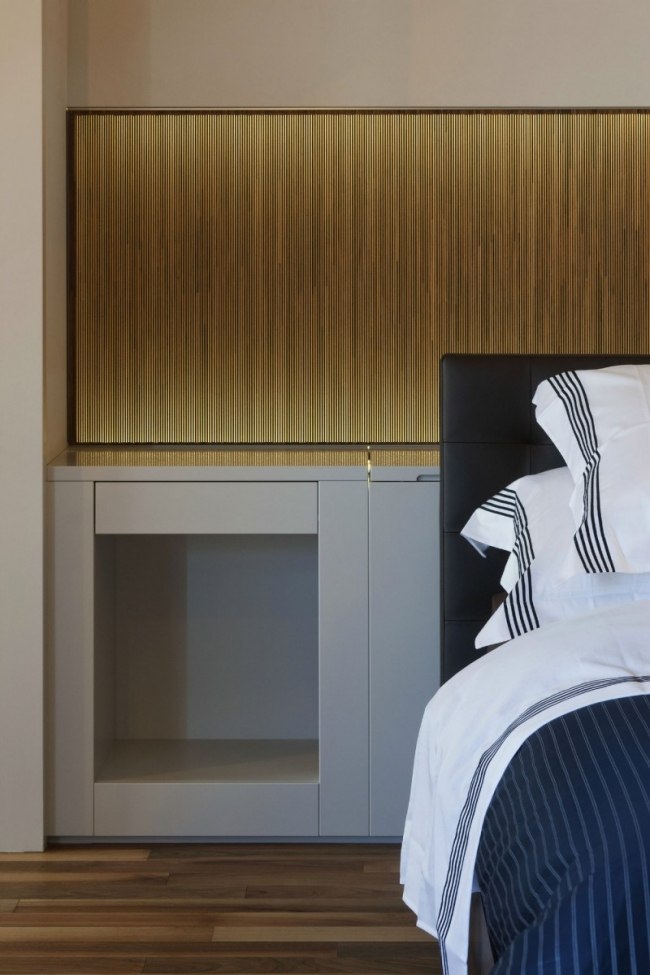 prestavaný vidiecky dom v minimalistickom štýle s modernou architektúrou