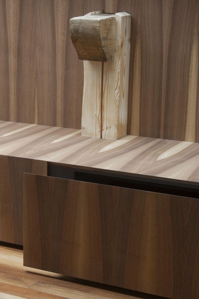 návrh farmárskeho domu z prírodného dreva s modernou architektúrou