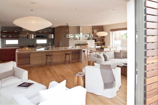 dizajn bieleho kresla s udržateľnou architektúrou