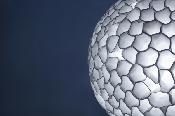 ekologická závesná lampa vyrobená z plastových pohárov ekologická závesná lampa vyrobená z plastových pohárov