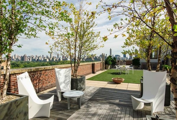 strešné záhrady z nyc nápadov-vonkajšie posedenie, koberec z umelého trávnika Strešná záhrada s nápadmi na panoramatický výhľad-vonkajšie posedenie