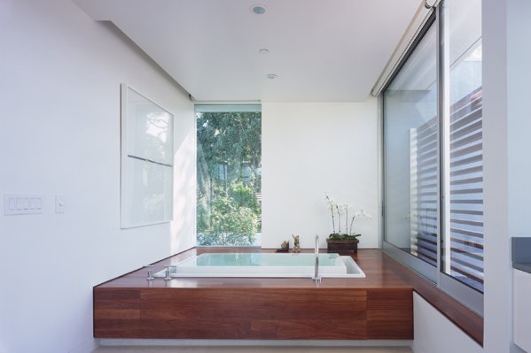 minimalistický interiér - vaňa