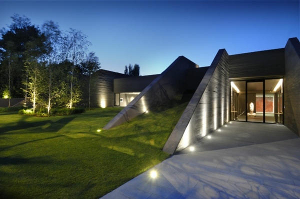 Fasádne osvetlenie betónový dom Fasádne osvetlenie betónový dom