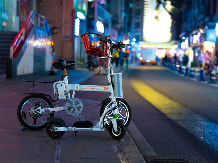 Elektromobilita na ochranu životného prostredia Elektrické kolobežky Elektrické kolobežky veľké aj malé