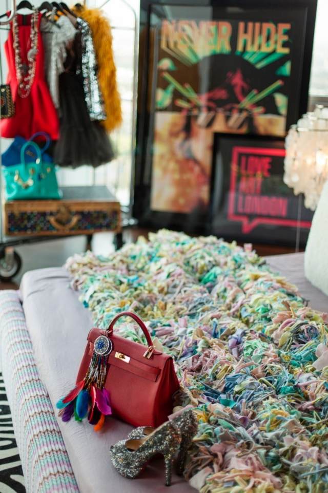 spálne, stojan na oblečenie, dizajn, mix eklektického štýlu eklektický dizajn stojana na posteľnú bielizeň