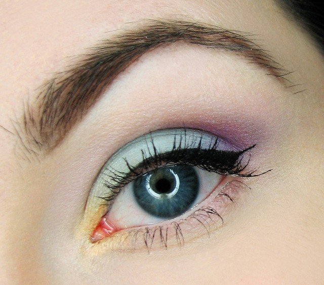 Jemné tóny-viečka-matné-oči-žiarivé-svieže-nápady-letné looky