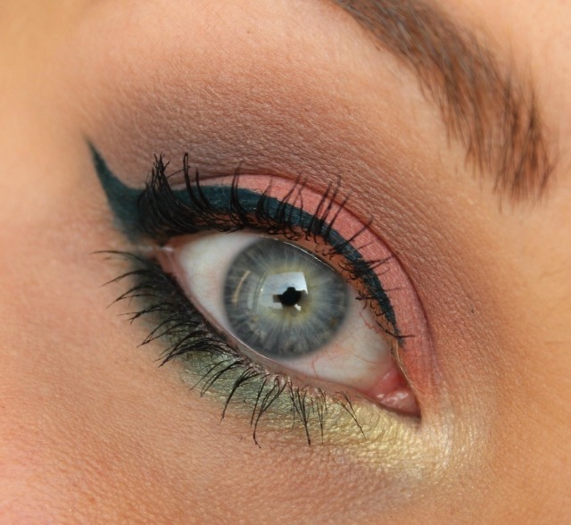 očné tiene-pekne-matný-efekt-vnútorné-kútik-trblietavé