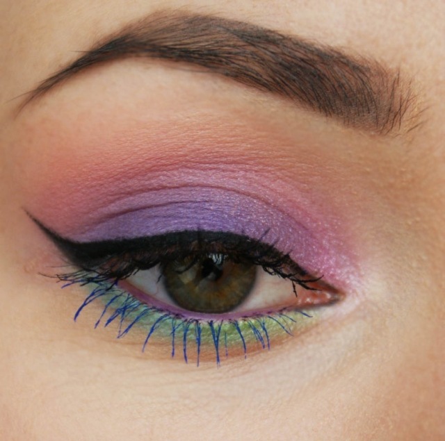 dlho zakrivené očné linky-očné tiene-matné-fialové-nuansy