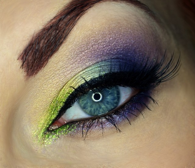 viacfarebný-make-up-tmavá-riasenka-lesk-ako zvýraznenie