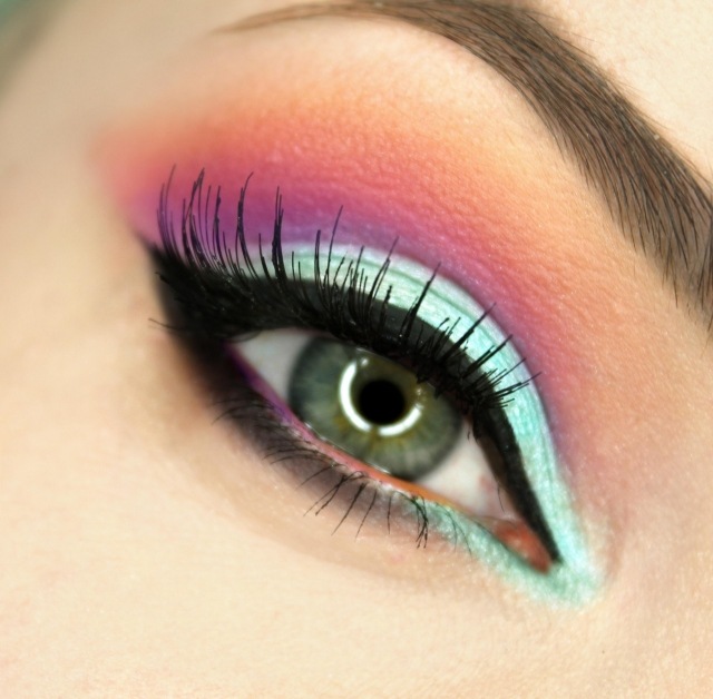 trblietavé-matné-farebné-líčidlá-kúpané-mihalnice