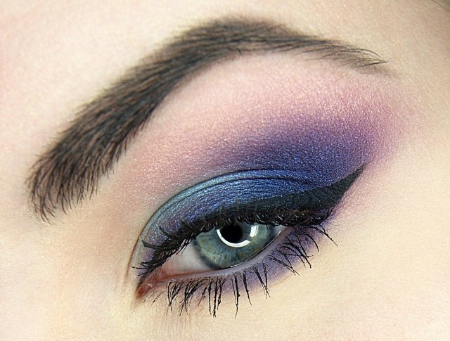 Zvýrazňovač-viečka-záhyby-zdôrazniť-urobiť-oči-lesk