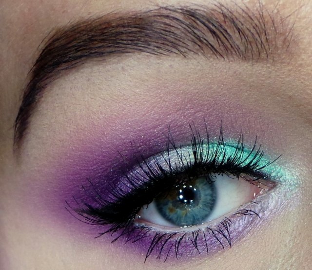 Kulma na riasy-mihalnice-daj-zelene-nuansy-očné tiene