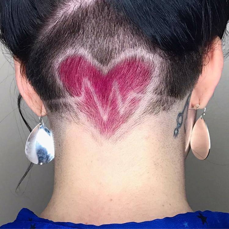 Podrezaný vzor účesu srdce valentínsky účes trendy ženy