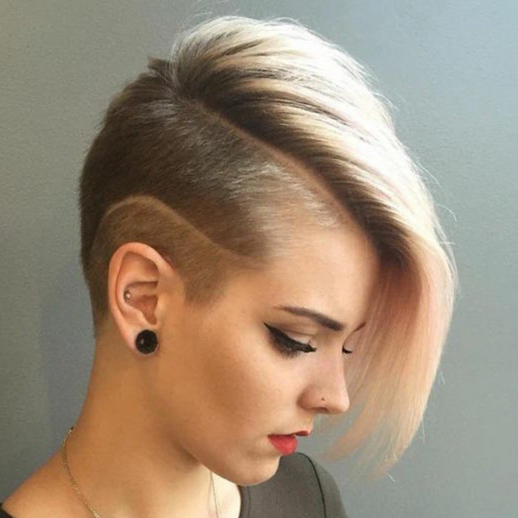 podrezané krátke účesy nápady blond vlasy
