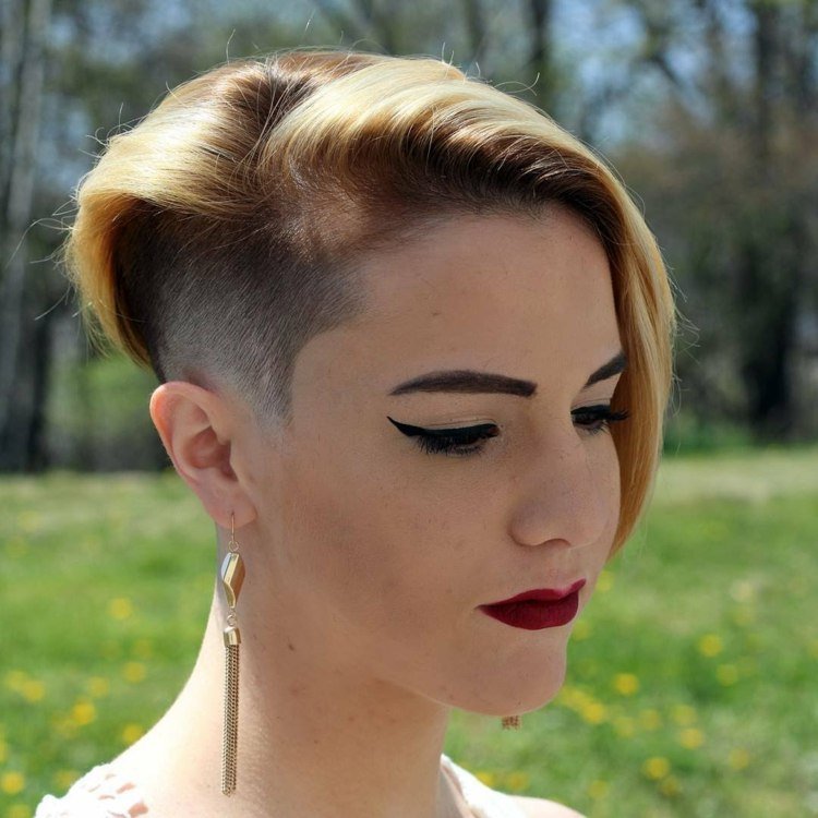 Podrezaný účes krátke blond vlasy Účesové štýly Účesy trendové pre ženy