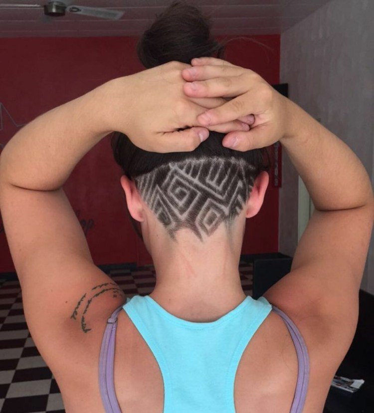 Pre podrezanie vyberte aztécky vzor podrezané účesy chladno-športový-vzhľad-neobvyklý-zostrih